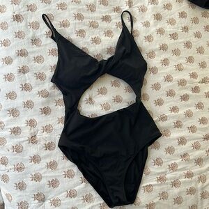 Black O’Neill bathing suit